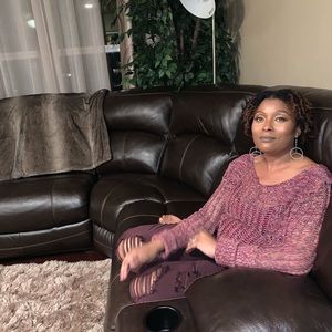 Meet your Posher, Rolanda